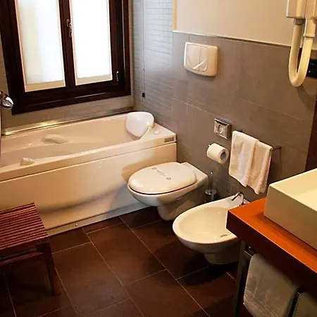 Hotel Fossa Mala *